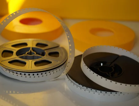 Numérisation et transfert debobinessuper 8 à paris films 8mm super 8 en full HD  et 4K MWA scanner films tarifs raisonables a paris